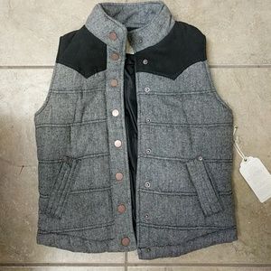 Gray fitted vest
