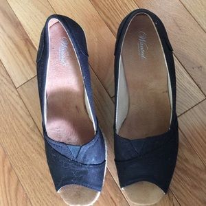Fabulous black espadrilles.