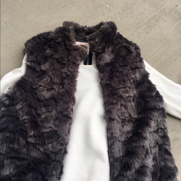 Fur vest - Picture 2 of 5
