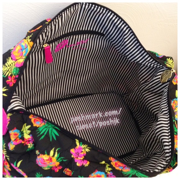 NWT 💕Betsey Johnson Weekender Bag - Picture 3 of 4