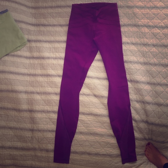 Lululemon magenta leggings