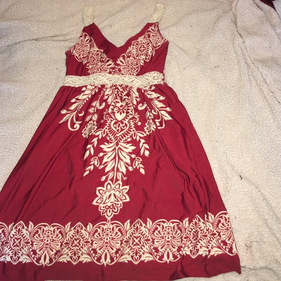 Beautiful red dress with white detail
