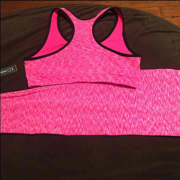 WORKOUT LEGGINGS - Picture 3 of 3