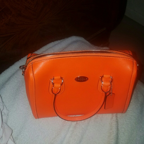 Coach hand bag - Picture 2 of 3