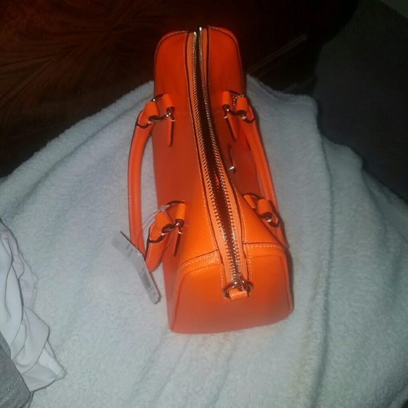 Coach hand bag - Picture 3 of 3