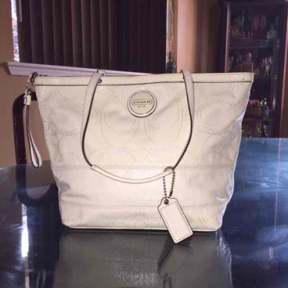 Coach Off-White Leather purse