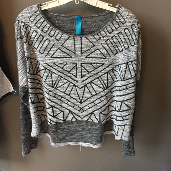 DONATED: Funky long sleeve top - Picture 1 of 1