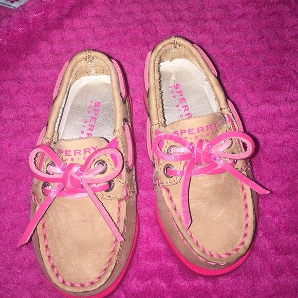 Girl shoes