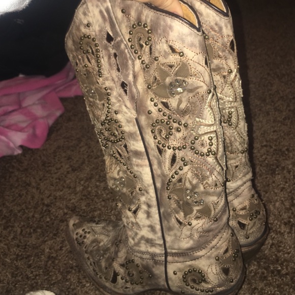 Boots - Picture 2 of 3