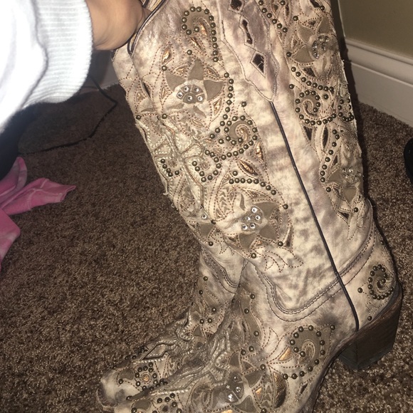 Boots - Picture 3 of 3