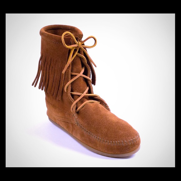 Minnetonka Tramper Booties