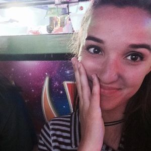 Meet your Posher, Danielle