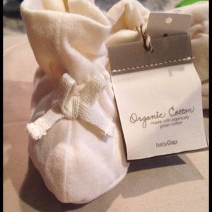 GAP Baby Girl /Boy 3-6M Ivory 100% Organic Booties