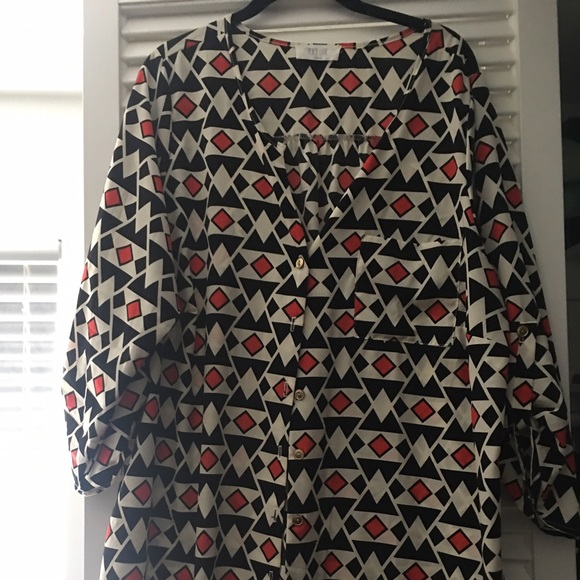 Geometric patterned 3/4 sleeve tunic