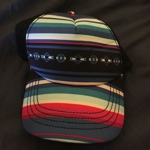 Billabong Tribal Print Hat ✨