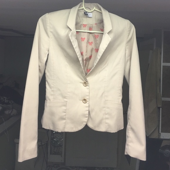 HM Divided • 2 | tan beige fitted blazer jacket