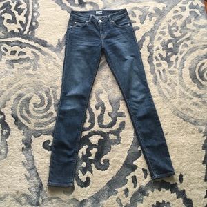 Size 26 Hudson jeans.