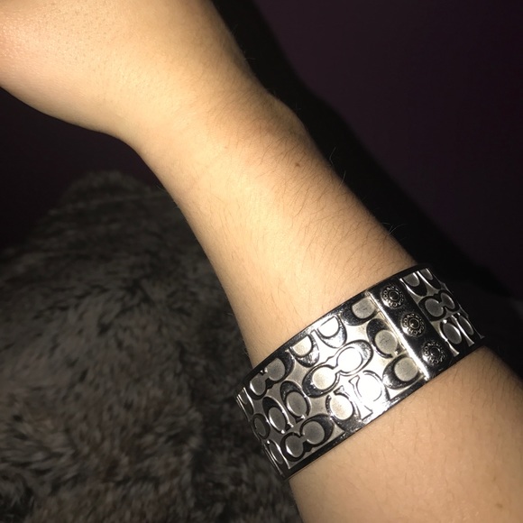 Coach large width bangle - Picture 3 of 3