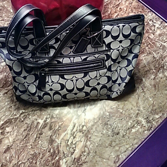 Coach Handbag - Picture 1 of 3