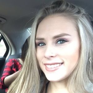 Meet your Posher, Ereka