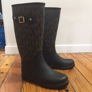 Michael Kors printed rain boots