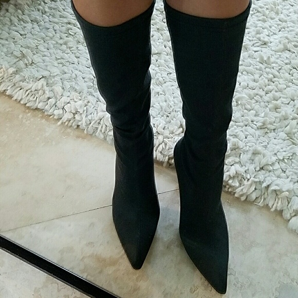 Boots - Picture 3 of 4