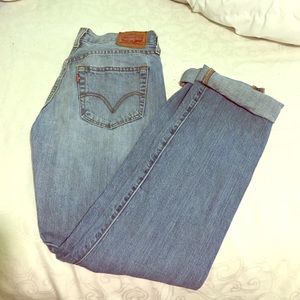 Levi's boyfriend jeans size 6