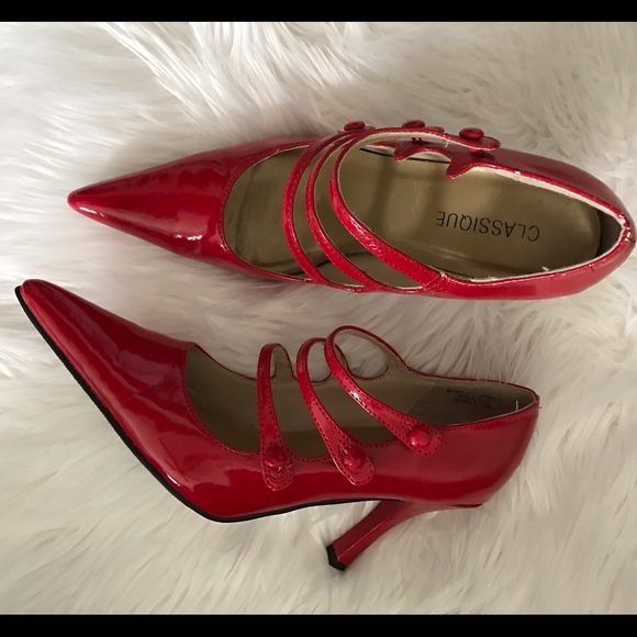 Red Pumps