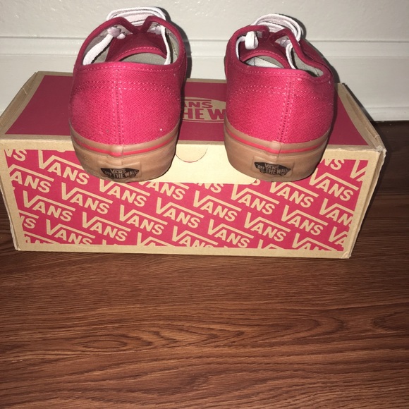 Vans - Picture 3 of 4