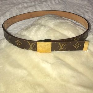 Louis Vuitton belt authentic!
