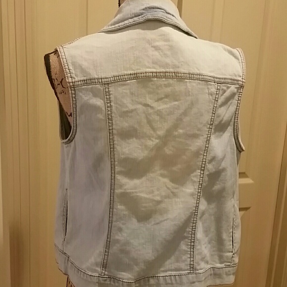 Vest - Picture 2 of 2