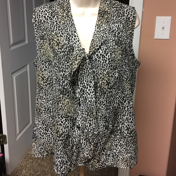 Ladies sleeveless top