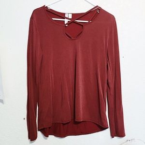 Maroon criss cross long sleeve
