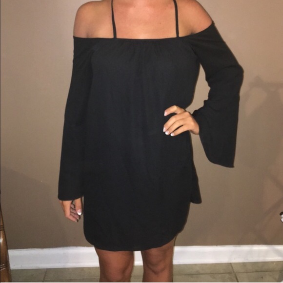 Tobi flowy black strappy dress