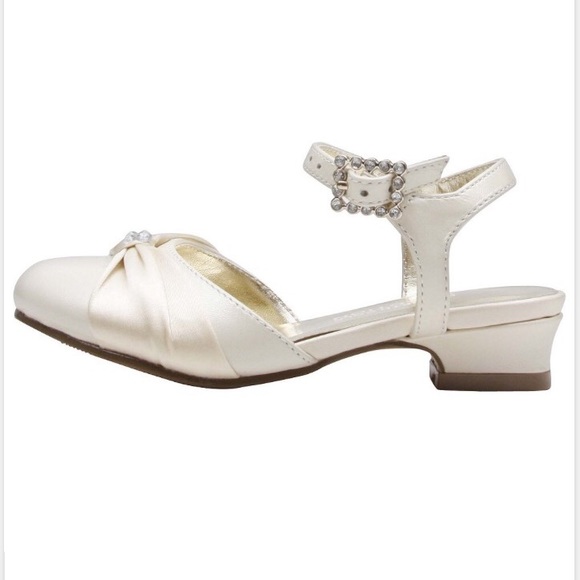 What A Dress 2 (toddler) shoes