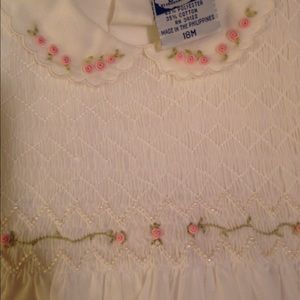 Price drop⬇️NWT smocked dress with pearl detail