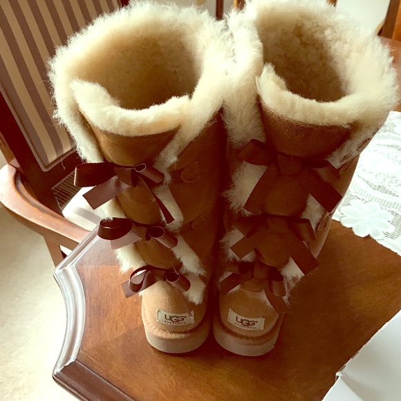 Ladies Tall Ugg boots size 9
