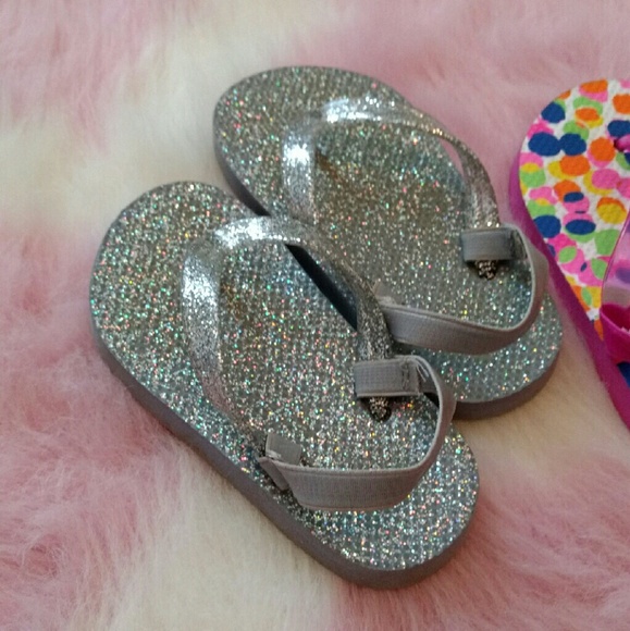 2 pair of Flip Flops! - Picture 3 of 4