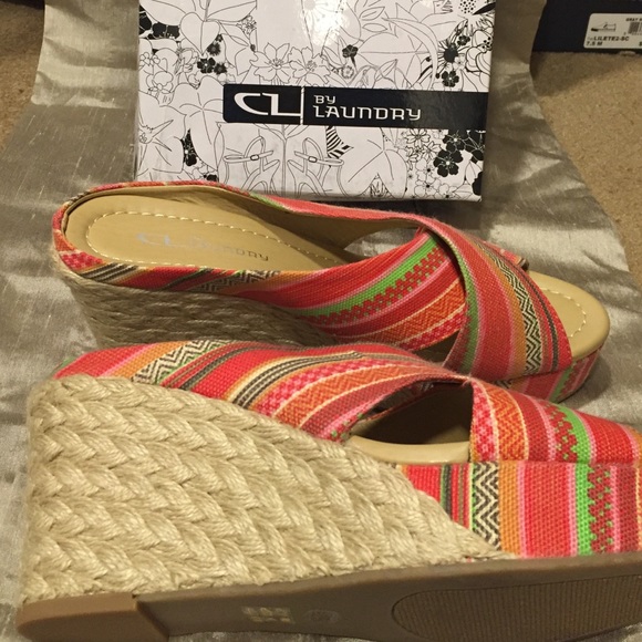 Chinese Laundry Wedges