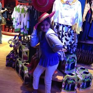 Meet your Posher, Risa