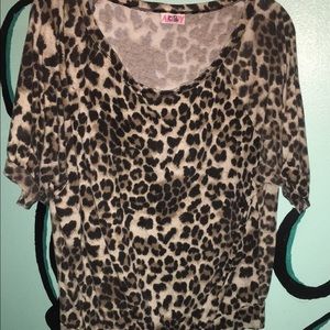 Leopard top