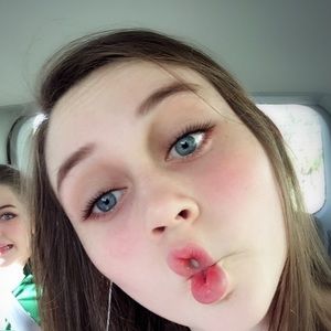 Meet your Posher, Eva