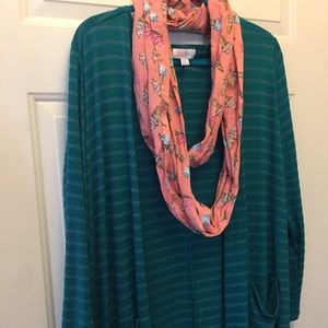 Wow! This is one of my favs! XL LuLaRoe Sarah