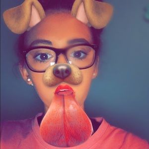 Meet your Posher, Brooke