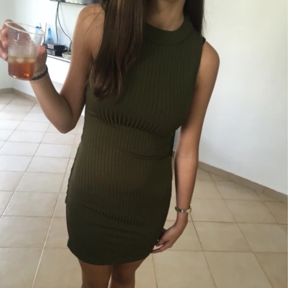 Missguided Style Dress - Picture 4 of 4