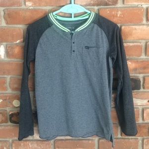 Hurley long tee shirt kids size L