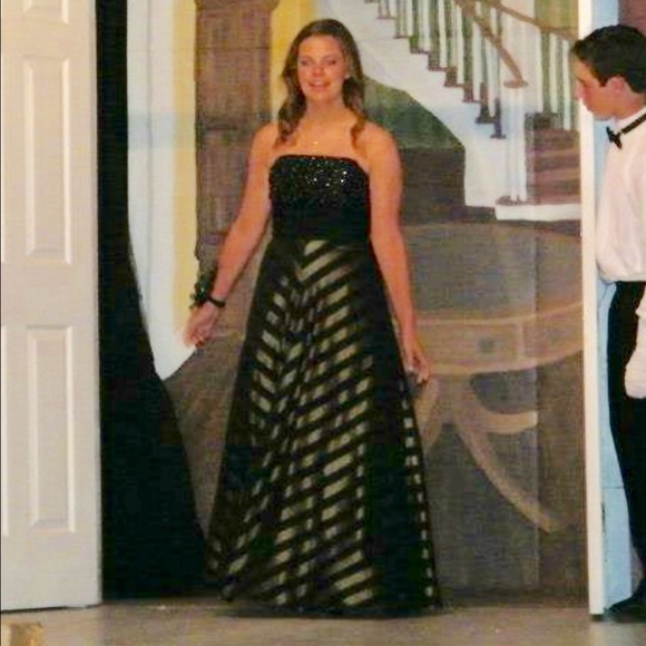 Prom Dress - Picture 3 of 3