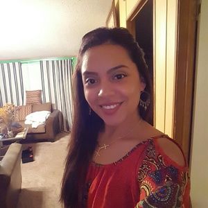 Meet your Posher, Yesenia