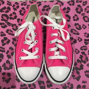 A bundle of 1 pink pair of converse and blue vans