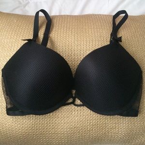 NWOT VS Bombshell Bra🎀